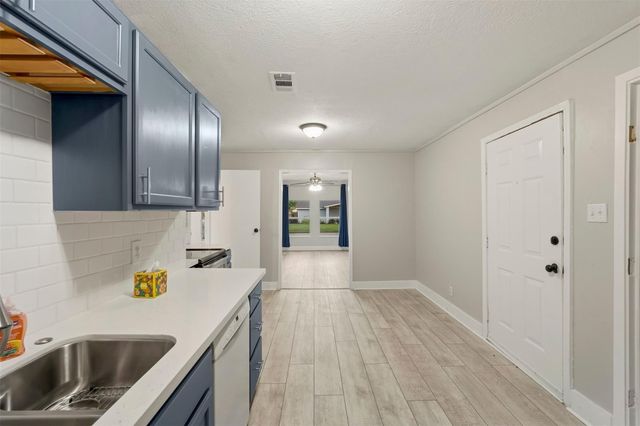 406 Gresham Street, Baytown, TX 77520