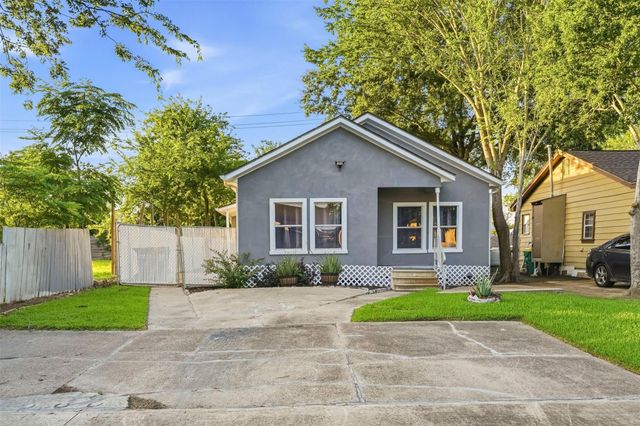 406 Gresham Street, Baytown, TX 77520