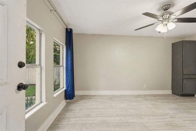 406 Gresham Street, Baytown, TX 77520