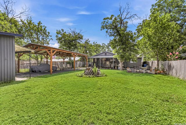1520 W BRIDGE ST, New Braunfels, TX 78130