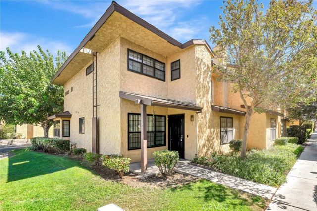 1543 W Avenue L 1, Lancaster, CA 93534