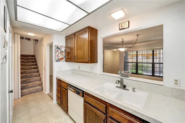 1543 W Avenue L 1, Lancaster, CA 93534