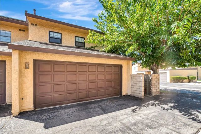 1543 W Avenue L 1, Lancaster, CA 93534