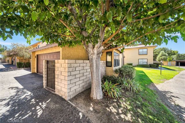 1543 W Avenue L 1, Lancaster, CA 93534