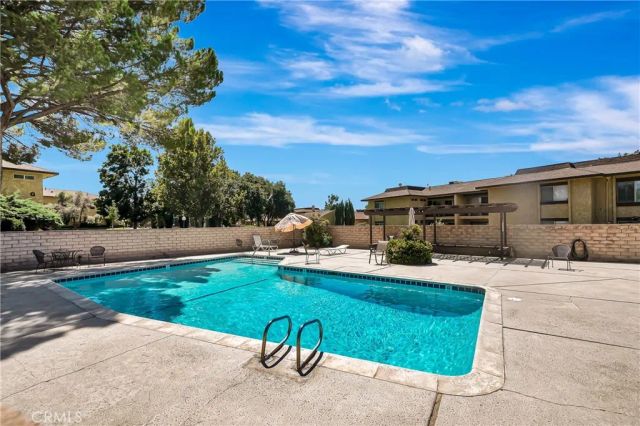 1543 W Avenue L 1, Lancaster, CA 93534