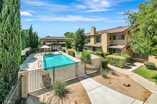 1543 W Avenue L 1, Lancaster, CA 93534