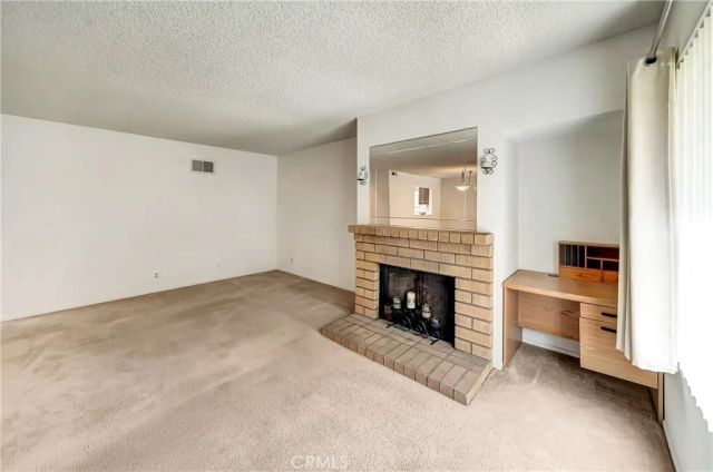 1543 W Avenue L 1, Lancaster, CA 93534