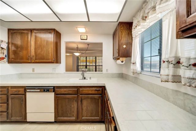 1543 W Avenue L 1, Lancaster, CA 93534