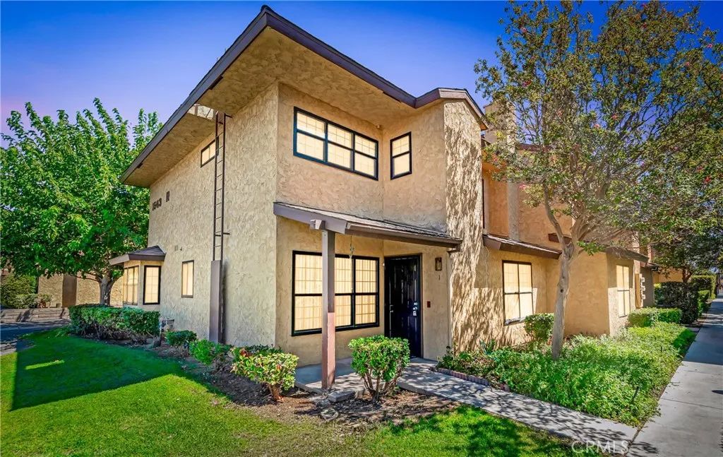 1543 W Avenue L 1, Lancaster, CA 93534