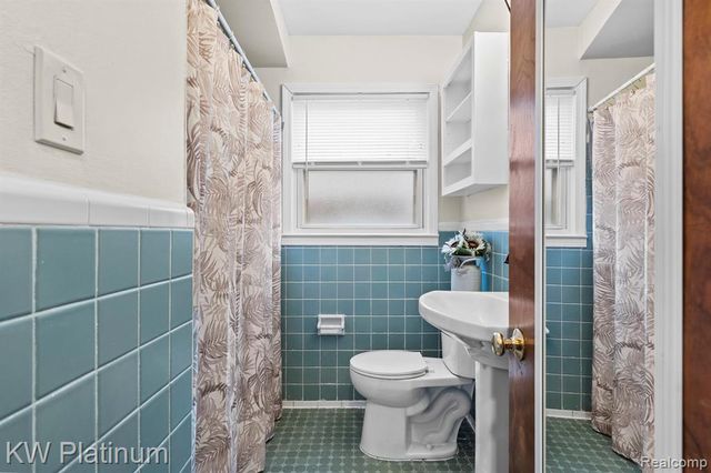 14581 Cleophus Avenue, Allen Park, MI 48101