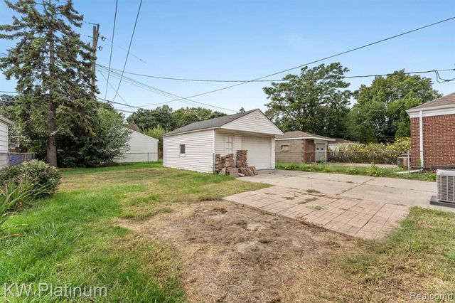 14581 Cleophus Avenue, Allen Park, MI 48101