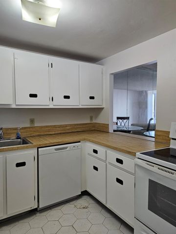 400 Leslie Dr 717, Hallandale Beach, FL 33009