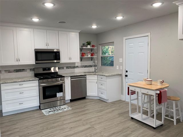 1918 Melbourne Avenue, Dallas, TX 75224