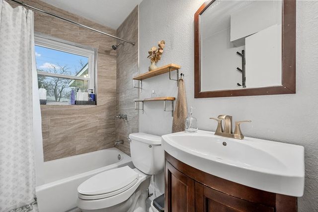 1918 Melbourne Avenue, Dallas, TX 75224