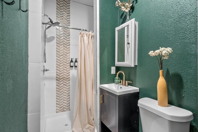 1918 Melbourne Avenue, Dallas, TX 75224