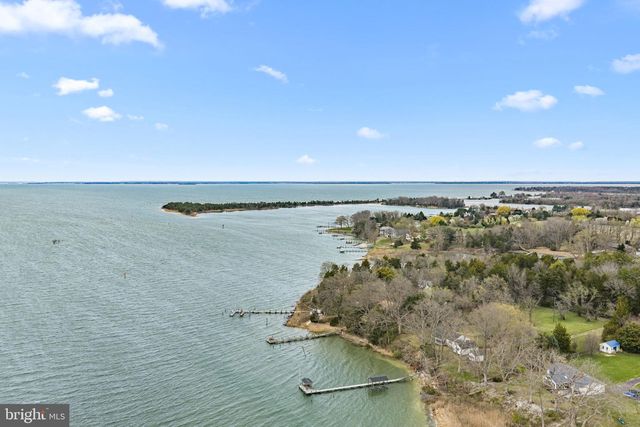 375 HICKORY POINT DR, Montross, VA 22520