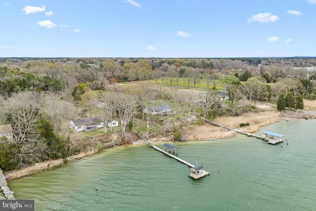 375 HICKORY POINT DR, Montross, VA 22520