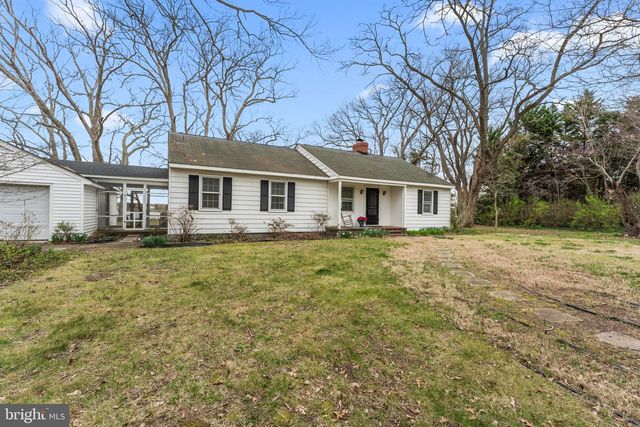 375 HICKORY POINT DR, Montross, VA 22520