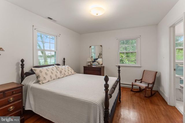 375 HICKORY POINT DR, Montross, VA 22520