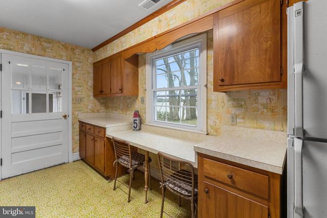 375 HICKORY POINT DR, Montross, VA 22520