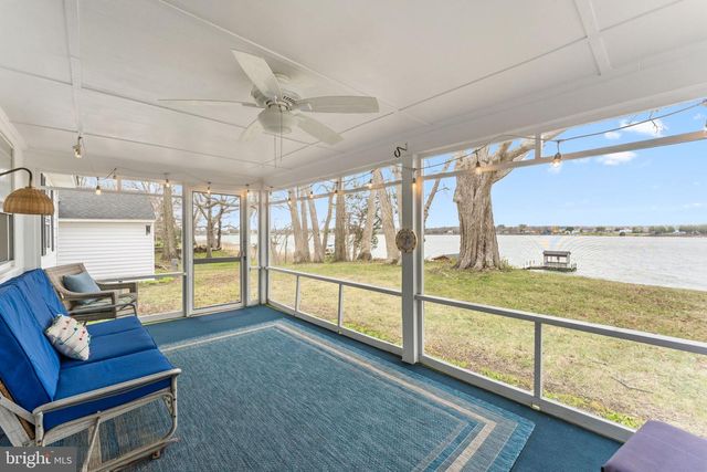 375 HICKORY POINT DR, Montross, VA 22520