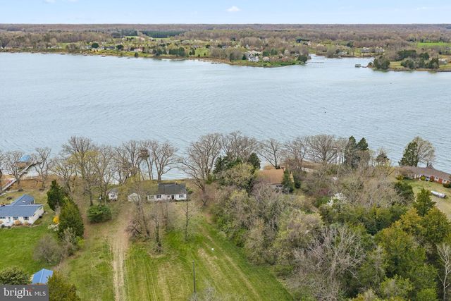 375 HICKORY POINT DR, Montross, VA 22520