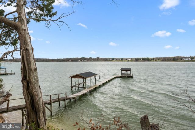 375 HICKORY POINT DR, Montross, VA 22520