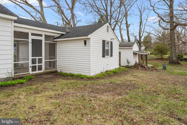 375 HICKORY POINT DR, Montross, VA 22520