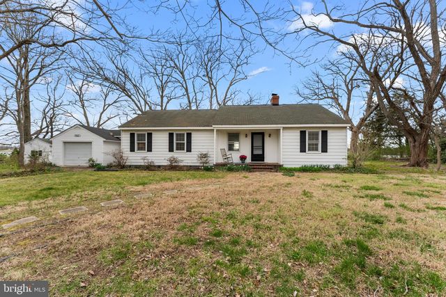 375 HICKORY POINT DR, Montross, VA 22520