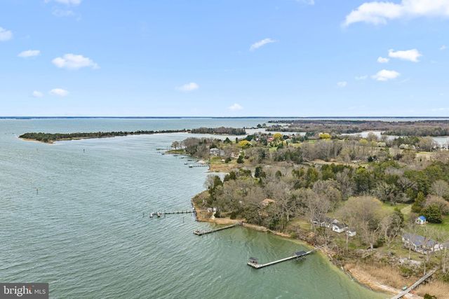 375 HICKORY POINT DR, Montross, VA 22520