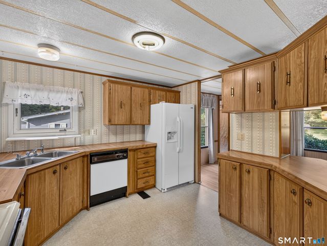 60 Colchester Commons, Colchester, CT 06415