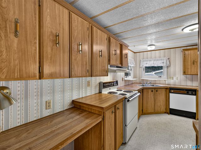 60 Colchester Commons, Colchester, CT 06415