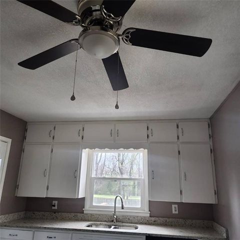 2524 Race Avenue, Independence, MO 64052