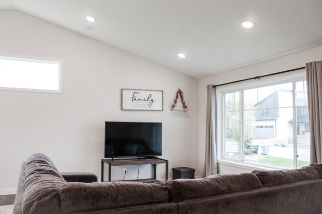 9989 14th Circle NE, Saint Michael, MN 55376