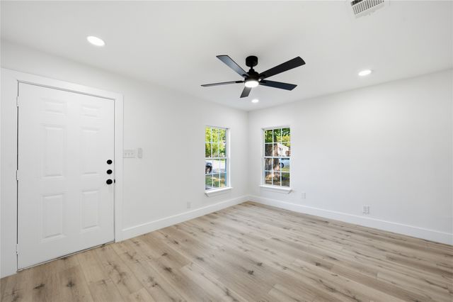 2321 Eastover Avenue, Fort Worth, TX 76105