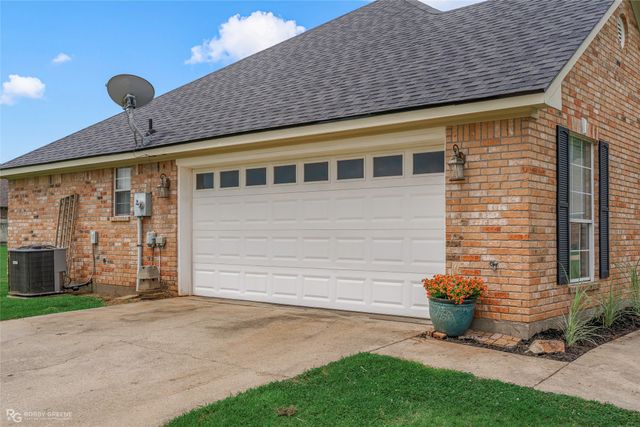 129 Wilburn Road, Stonewall, LA 71078