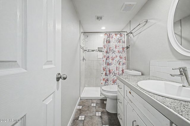 9018 W GLENROSA Avenue, Phoenix, AZ 85037