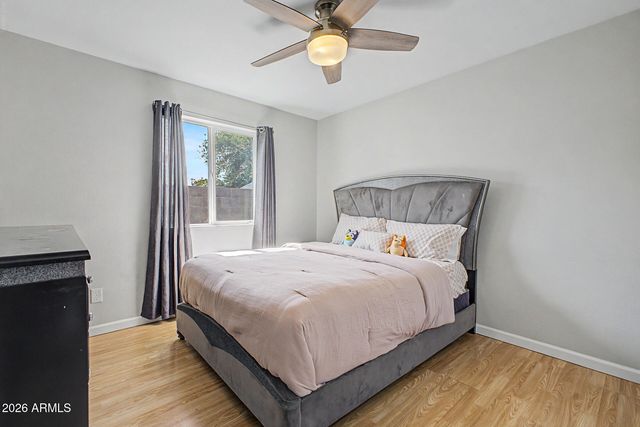 9018 W GLENROSA Avenue, Phoenix, AZ 85037