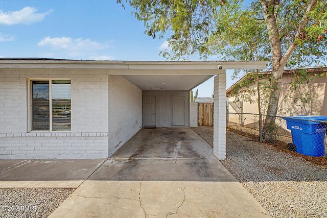 9018 W GLENROSA Avenue, Phoenix, AZ 85037