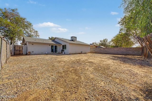 9018 W GLENROSA Avenue, Phoenix, AZ 85037