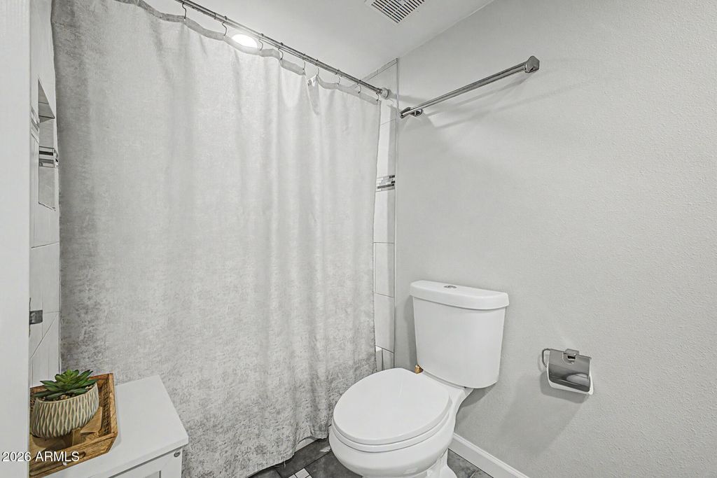 Image 23 of property listing at 9018 W GLENROSA Avenue, Phoenix, AZ 85037