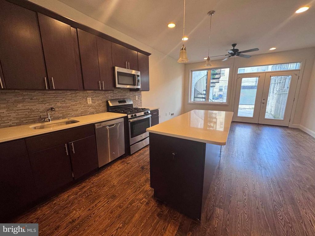 1217 GREEN ST #B, PHILADELPHIA, PA 19123 — photo 2