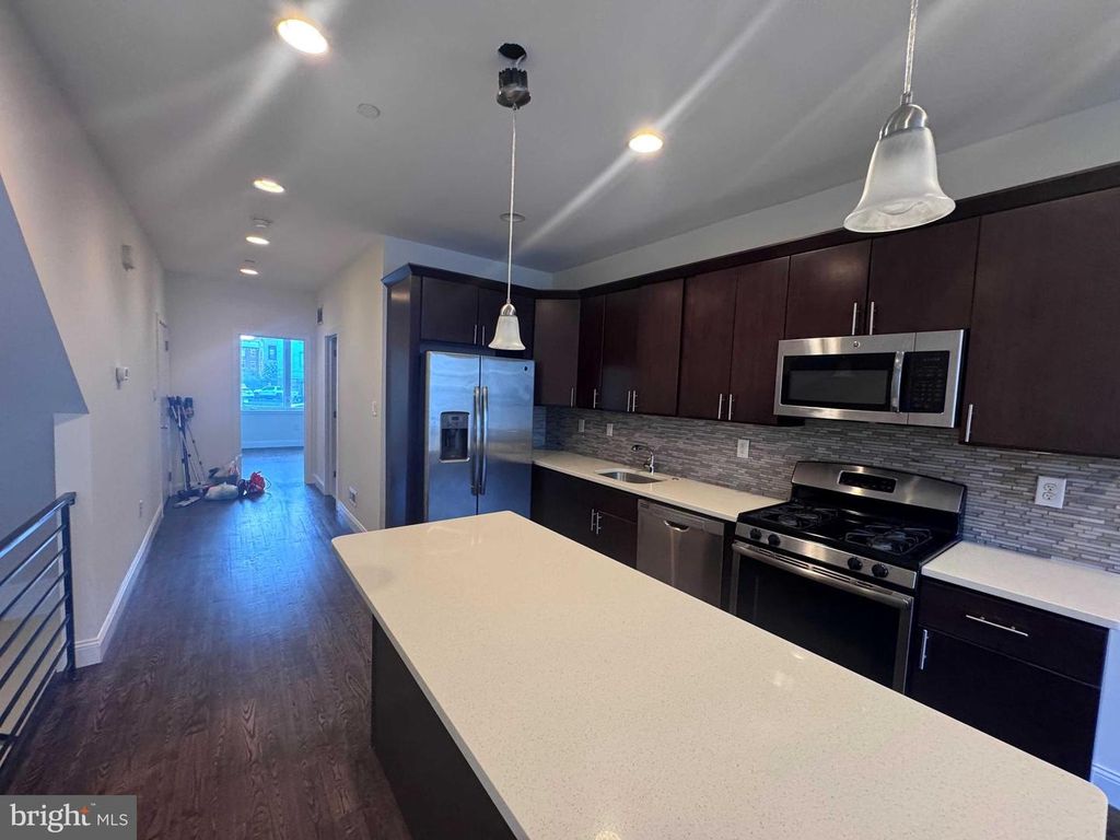 1217 GREEN ST #B, PHILADELPHIA, PA 19123 — photo 3