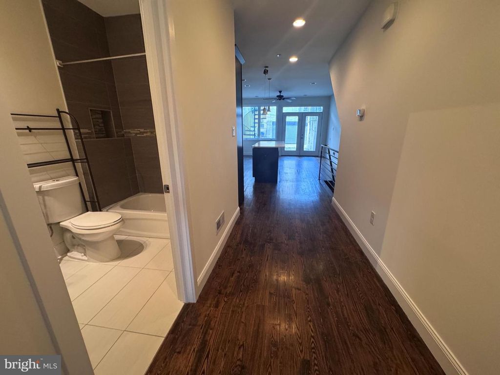 1217 GREEN ST #B, PHILADELPHIA, PA 19123 — photo 4