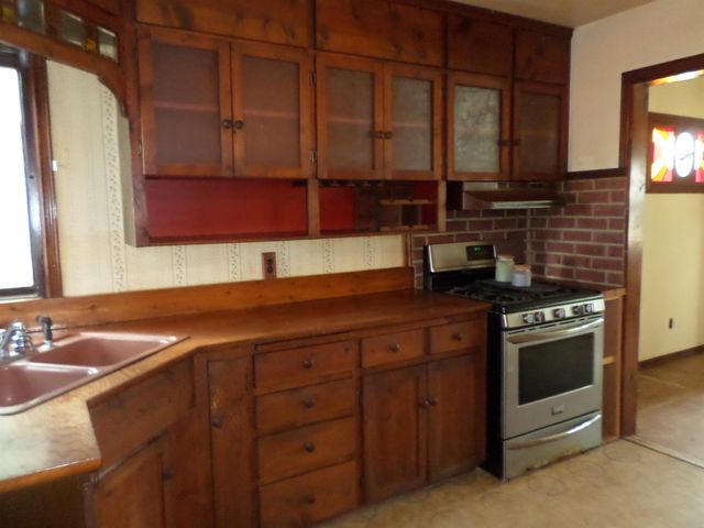 1207 Oregon Street, Waterloo, IA 50702