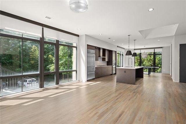 721 Longleaf Drive NE 6, Atlanta, GA 30342