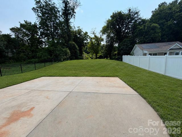 3220 Capitol Drive, Charlotte, NC 28208