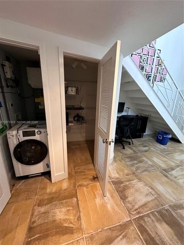 6865 Bay Dr 5, Miami Beach, FL 33141