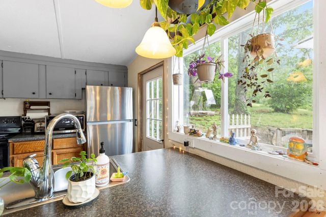 4 Mountain View Road, Asheville, NC 28805