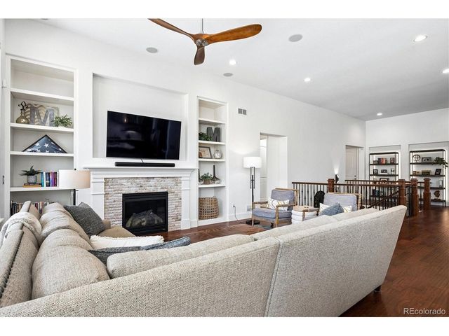 9772 Mirabella Pt, Lone Tree, CO 80124